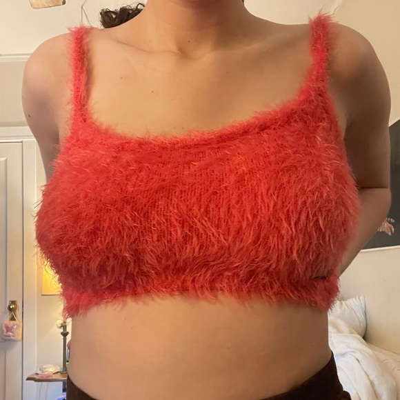 UNIF PINK FUZZY TANK🌸🧠👛🦄🪷. - Picture 2 of 5